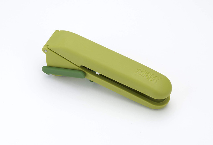 Joseph Joseph CleanForce Garlic Press Garlic Mincer with TriggerOperated Wiper Blade Handy Cleaning Tool Green