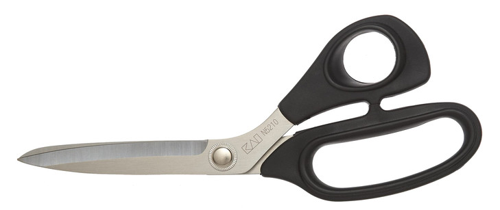 Kai 5210 8inch Dressmaking Shear with Blade Cap