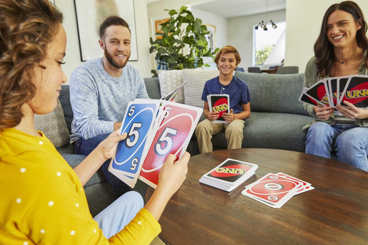 Mattel Games Giant UNO Card Game for Kid, Adult & Families, Color Blind Accessible
