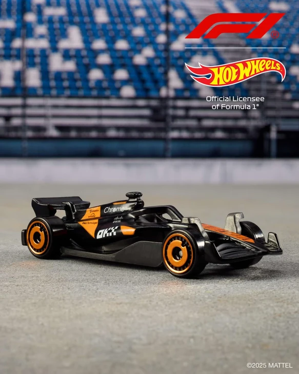 Hot Wheels Toy Cars Formula 1 5-Pack, Set of 5 1 64 Scale Die-Cast Vehicles Featuring F1 Racing Team