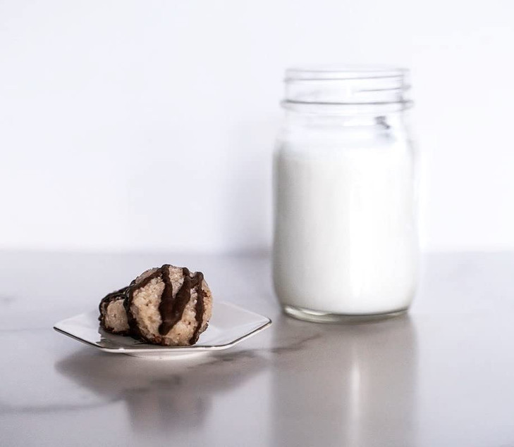 Jennies Organic Coconut Bites With Cacao Nibs And Dark Chocolate 5.25Oz Gluten Free Peanut Free Dairy Free Non Gmo