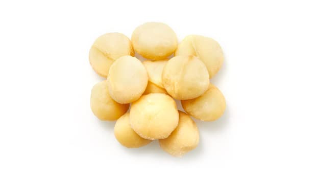Yupik Macadamia Nuts Whole Raw 2.2 Lb 35.2 Oz Gluten Free Kosher Unsalted Unroasted Oil Free Creamy Flavor High Fiber Healthy Snacks Perfect