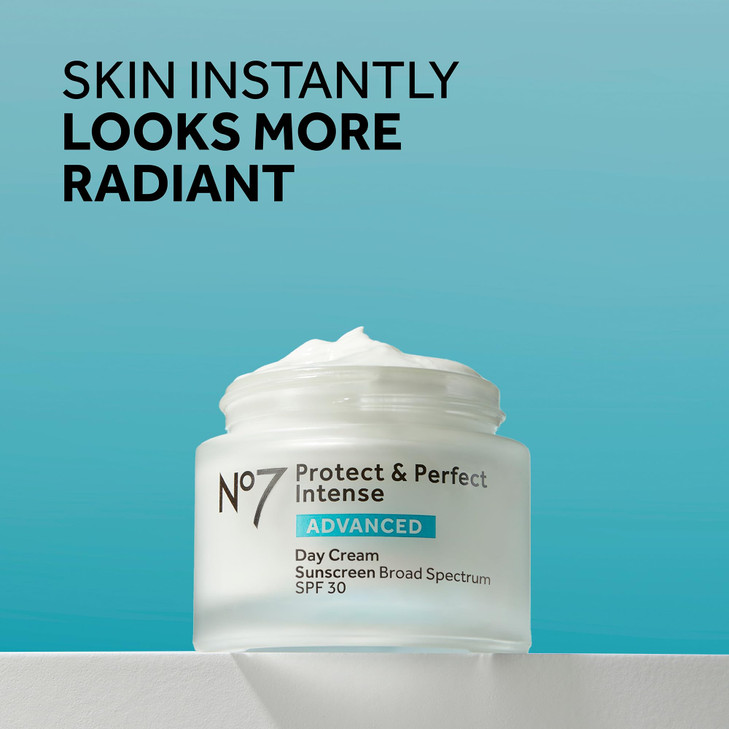 No7 Protect & Perfect Intense Advanced Face Cream - Hydrating Face Moisturizer with SPF - Formulated with Hyaluronic Acid & Collagen Peptide Technolo