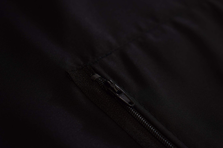 Betty Dain Luminous Salon Stylist Apron, Classic Design, Bottom Zipper Pockets, Adjustable Neck Strap, Lightweight, Water-Resistant Poly Nylon Blend