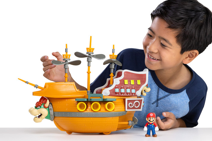 Super Mario Deluxe Bowser's Air Ship Playset with Mario Action Figure  Authentic in-Game Sounds & Spinning Propellers