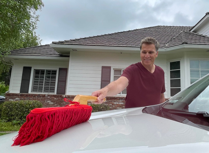 California Car Duster Heritage Edition Wood Handle and Cotton Mop 86242, Red