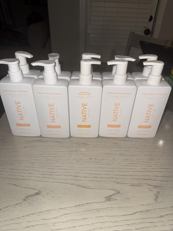 Native Moisturizing Shampoo Sweet Peach & Nectar 16.5 fl Oz.