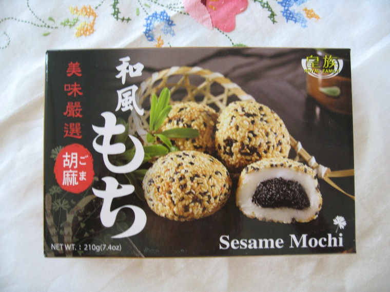 Royal Family - Sesame MOchi 7.4 Oz / 210 G (Pack of 1)
