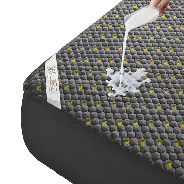 Waterproof Mattress Protector, Queen Size Mattress Pad Fitted 6"-18" Deep Pocket, 3D Air Fabric Breathable Bed Mattress Cover Noiseless Washable for