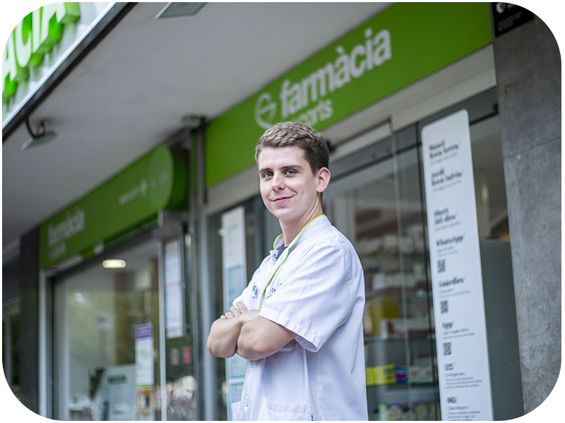 imagen empleado farmacia les corts