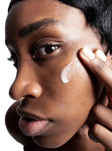 Allies of Skin Azelaic & Kojic Advanced Clarifying Serum 1 fl oz - SkinElite - application