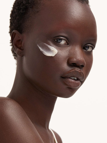 goop beauty GOOPGENES Fix and Restore Balm 1.3 oz - Skin Elite - model goop beauty GOOPGENES Fix and Restore Balm 1.3 oz - Skin Elite - model