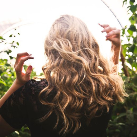 Beach Waves, But Make Them Easy: How To Get That Undone Texture Without The Effort