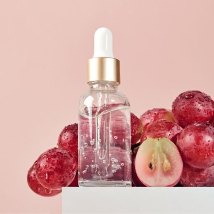 How Does Grapeseed Oil Benefit The Skin?