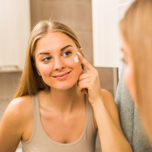 Looking Shiny? Here's How to Combat Oily Skin