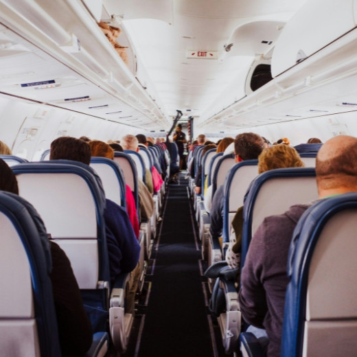 Jet-Set Glow: How to Keep Your Skin Hydrated During Flights