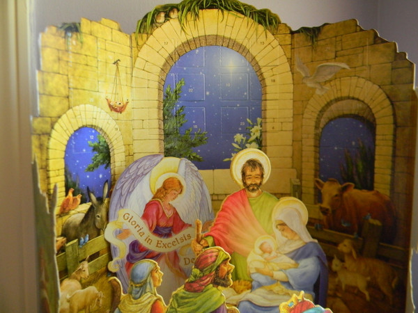 Come To The Stable 3D Nativity Calendar close up view