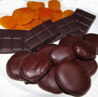 Plump, tender apricots are generously enrobed in our rich 60% dark chocolate