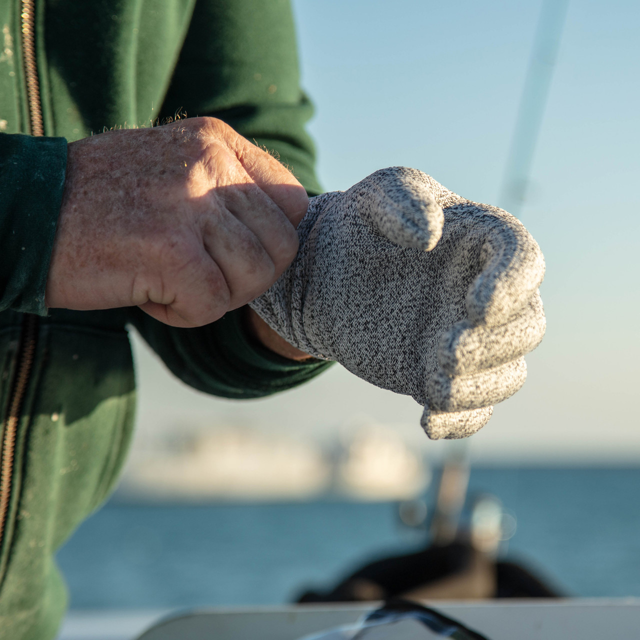 Ozark Trail Fishing Fillet Glove - Gray - Each