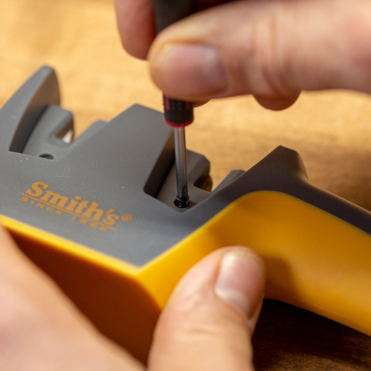 Adjustable Angle Pull-Thru Knife Sharpener - Thumbnail 3