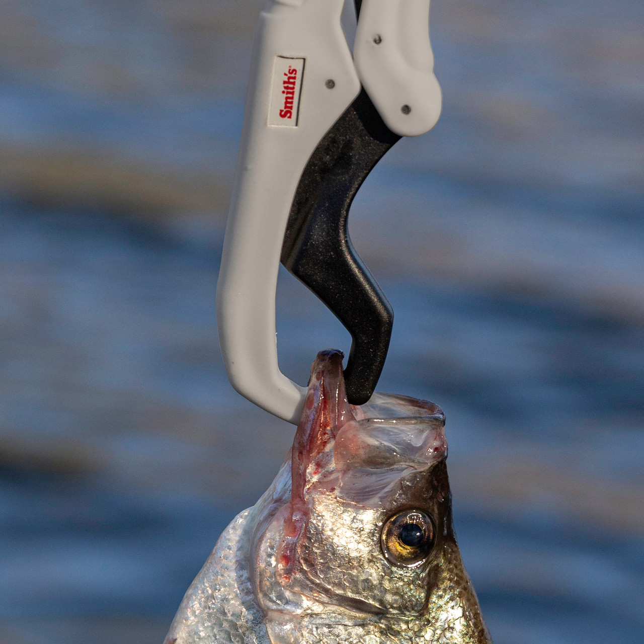 9 Floating Fish Gripper - Smith's Consumer Products