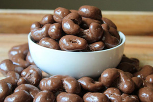 Milk Chocolate Cashews Milk Chocolate Cashews