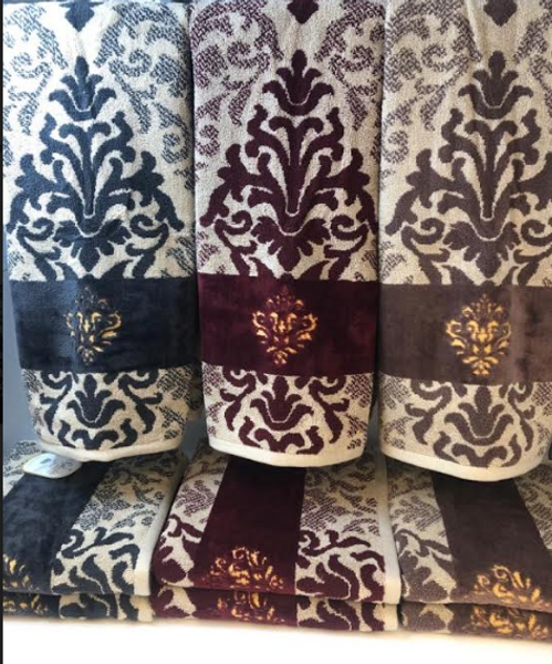 MEDALLION COLLECTION - HAND TOWELS