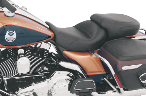 Mustang Solo Seat - No Studs - Flh/Flt '08-'25 76027