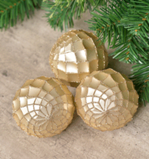 SKU051 8CM CHAMPAGNE SHATTERPROOF BAUBLE