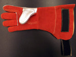 With the ability to reflect radiant heat, these aluminized and Chrome Leather gloves with Kevlar® knit recessed cuffs  reduce the flow of convective or ambient heat by 50% or greater, and reduce high-heat transfer by shedding both ferrous and non-ferrous molten metals splashed on clothing.