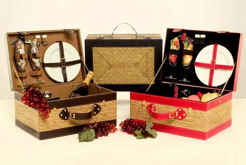 Upscale Hand Woven Sea Grass Picnic Basket Set with Accessories - Black
