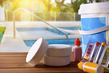 4 Important Pool Water Treatment Products and How to Use Them