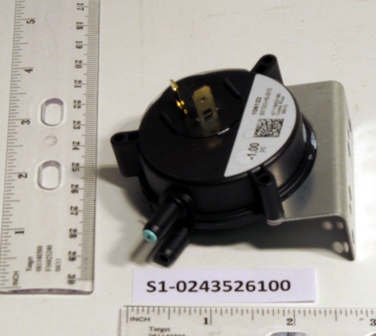Details about   NEW Source 1 York S1-02435265000 Air Pressure Switch 0.55/1.20 On Fall SPNO 