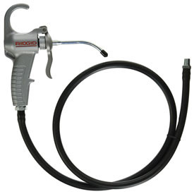 RIDGE B327973 Ridge 418 Oiler Gun, All-Weather Pipe Threading Oiler Gun with Simple 2-Finger Trigger Design, heavy-duty 1-Gallon Capacity Reservoir and Handy 54-Foot Hose