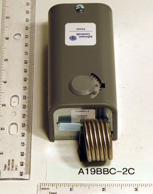 Johnson Controls 6072 Line Voltage Mechanical Thermostat, Heating/Cooling, 120 to 277VAC, 1 Stage