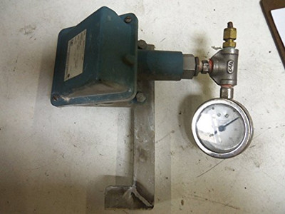 United Electric H100-192 Co. H100192 15-300# NEMA 4 Pressure Switch