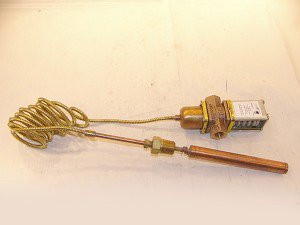 Johnson Controls V47AA-3 , Inc. V47AA3 3/8"75/135F TEMP.ACTUATED VLV.