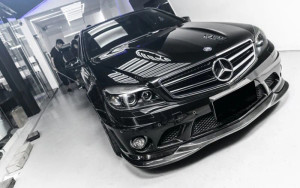 Twenty Two Tuning Mercedes Benz C63 (W204) GODHAND Style Carbon Fibre Front Lip
