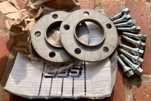 BBS 10mm Spacer Kit BMW E39 74mm - 12x1.5 Bolts (2 Spacer & 10 Lug Bolts) - Pair bbs0931292