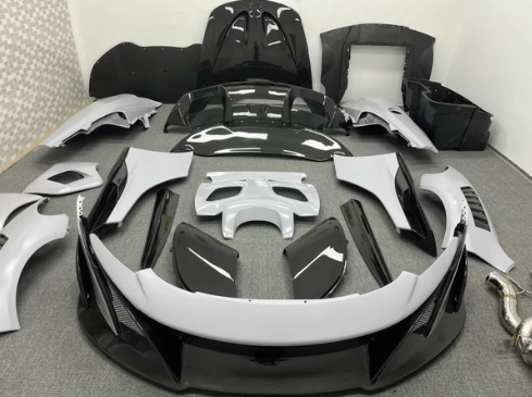 Phoenyx Design McLaren MP4- 12C/650S/675LT | Carbon Fiber 675LT Conversion Louvred Front Fenders