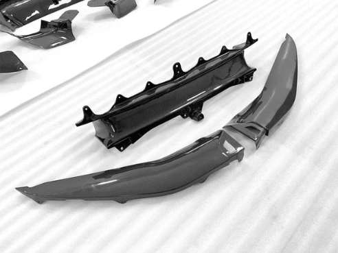 Phoenyx Design Ferrari 296 GTB | OEM Style Carbon Fiber Front Bumper Splitters