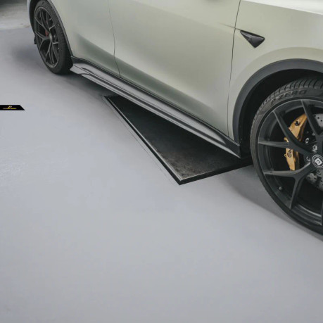 Future Design Tesla Model Y Carbon Fiber Side Skirts