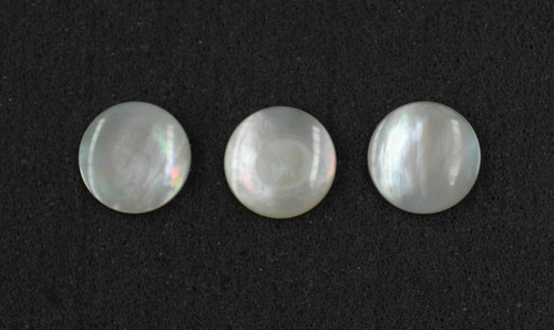 White Mother of Pearl finger button 15.5mm (0.61") diameter 2.3mm (0.09") thickness convex polished on 1 side. Ideal for use in brasswind or woodwind instruments as well as accordions and general inlay or jewellery decorations. All pcs are A grade.