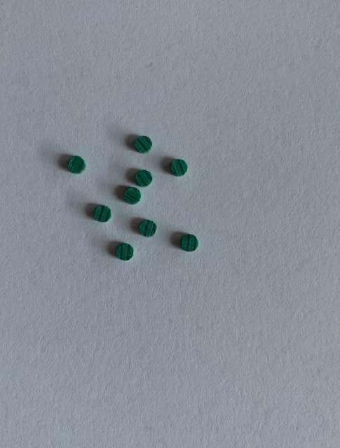 Malachite stone SMALT3 dots 7mm diameter x 1.3mm thickness - round flat pcs cut to precise diameter and thickness. Ideal for use in inlay applications - for fretboard markers, and general inlay or jewellery decorations. All dots are A grade good on both sides.