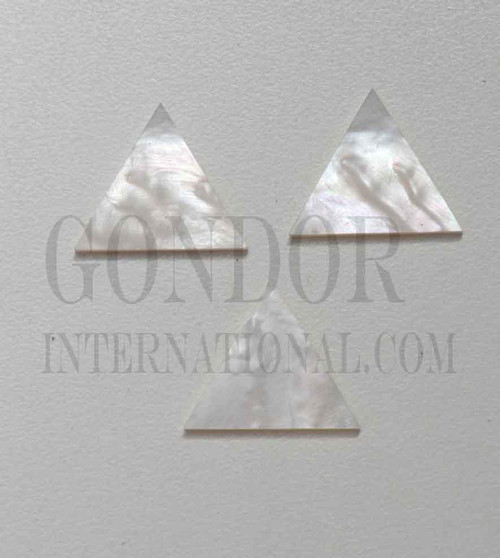 White Mother of Pearl triangle size 25mm (1") x 2.5mm (0.1") thickness. Some uses include fretboard markers, musical instrument inlay, furniture inlay and other general decorative inlay and jewellery applications. All pcs are A grade.