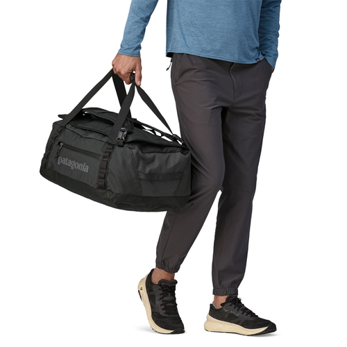 Patagonia Black Hole Duffel 40L - Black w/Black Patagonia Black Hole Duffel 40L - Black w/Black