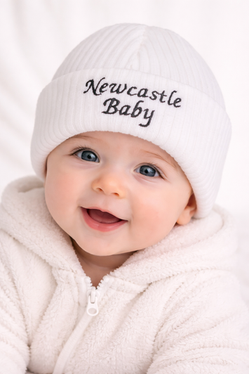 NEWCASTLE BABY   boys girls embroidered white hat beanie 0-3m des 2