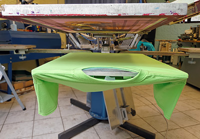 screenprinting-machine-green-shirt-400w.jpg