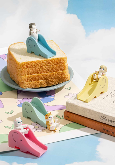 Kitan Club Mofusand Cat on Slide (1 Blind Box figure) 28312