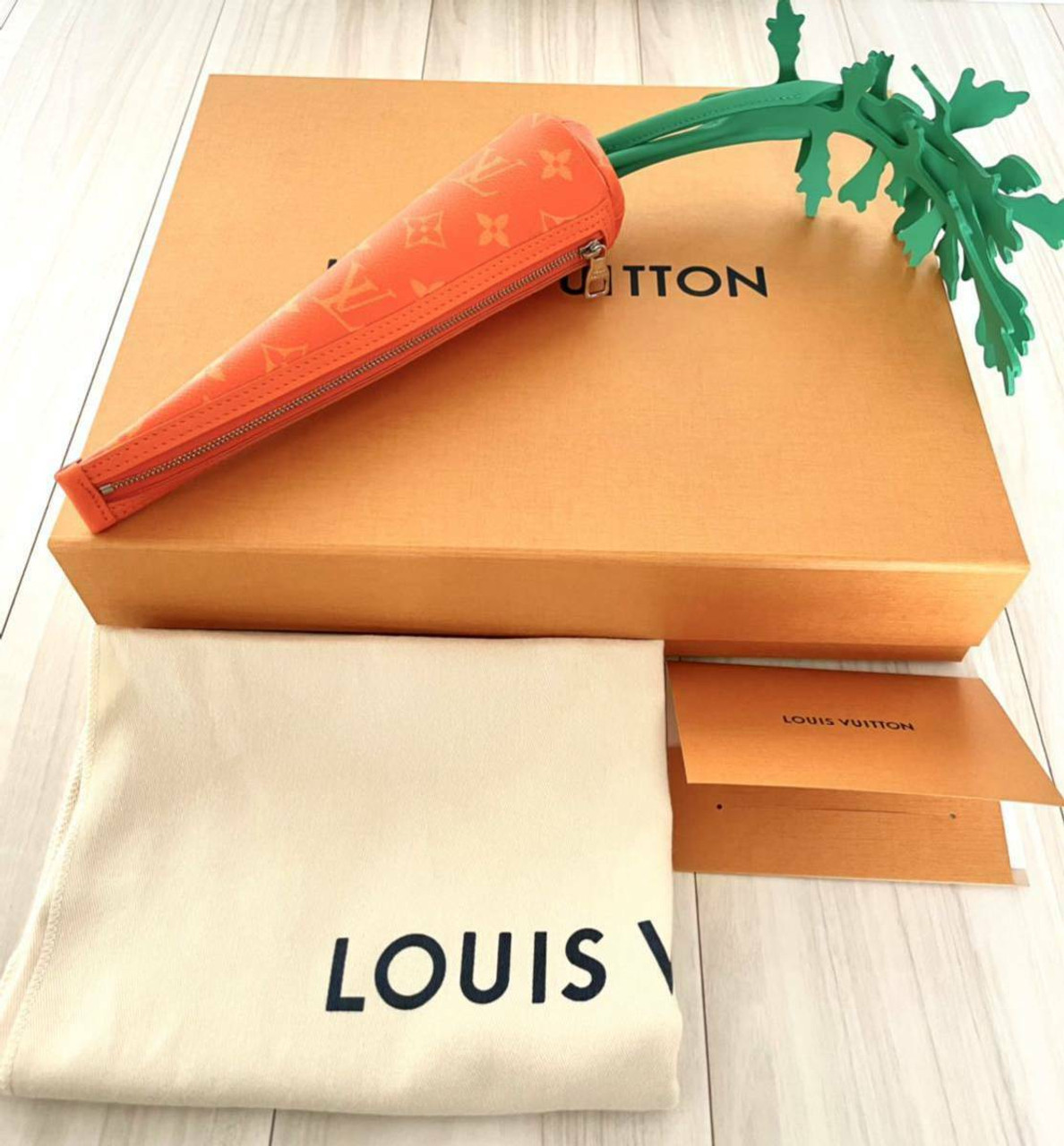 Auth Louis Vuitton Carrot Pouch M80851 Everyday LV Pouch Virgil